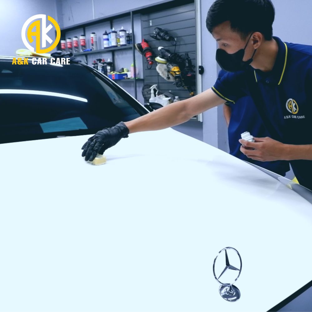 Bảo vệ lớp sơn xe với phủ ceramic